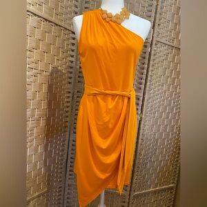 Pretty Garden One shoulder, wrap, front ruched mini w/matching necklace Sz L NWT